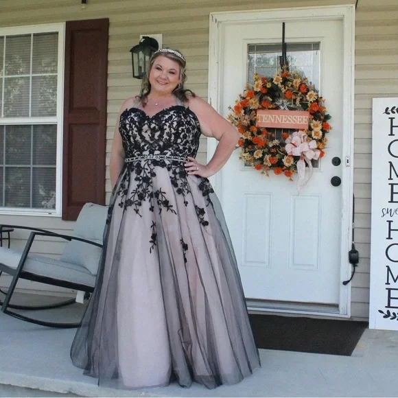 Gilded Gown | Dresses | Gorgeous Wedding Dress Size 22 Fits Like A 2 Pink  And Black | Poshmark